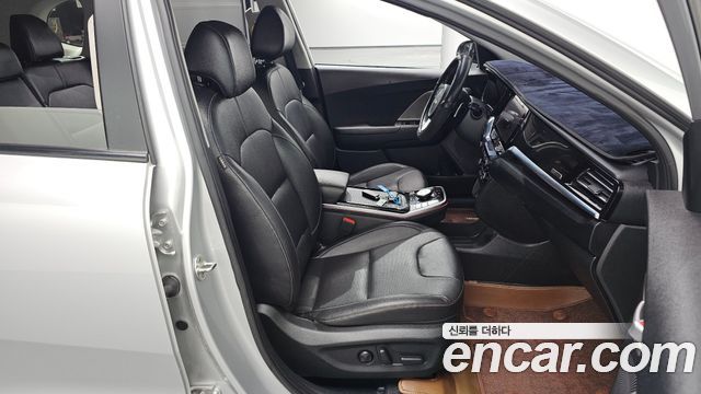 Kia Niro 2023 — photo 10