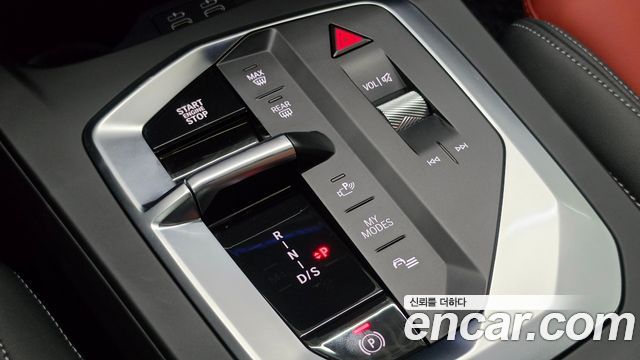 BMW 1-Series 2026 — photo 9