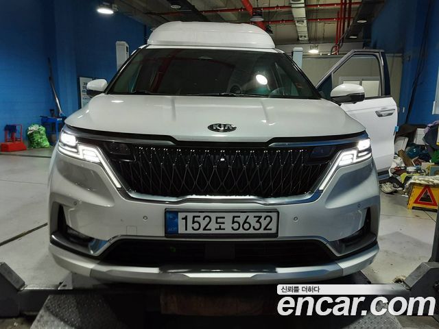 Kia Canival 2021 — photo 1