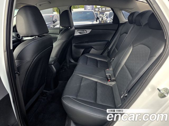 Kia K3 2022 — photo 13