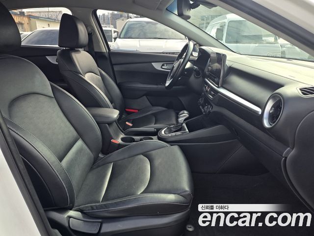 Kia K3 2022 — photo 15