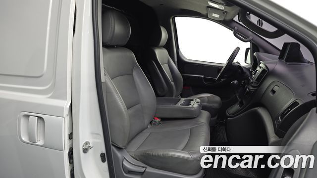 Hyundai Starex 2016 — photo 11
