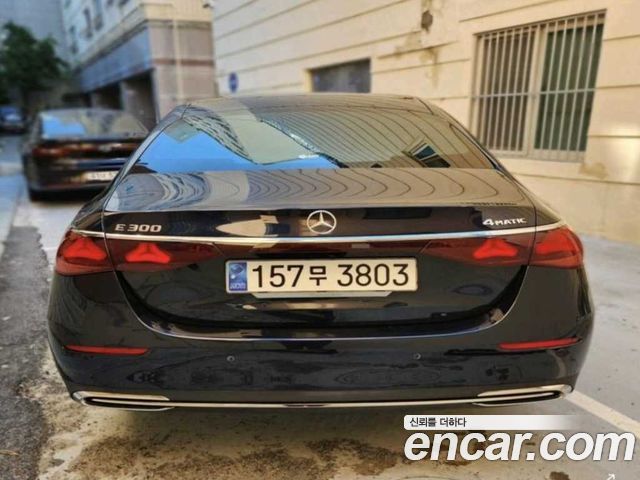Mercedes-Benz E-Class 2024 — photo 6
