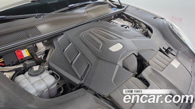 Porsche Cayenne 2019 — photo 6