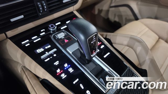 Porsche Cayenne 2019 — photo 9