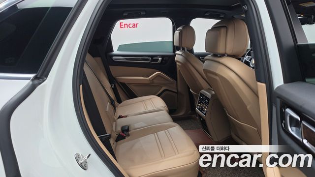 Porsche Cayenne 2019 — photo 11