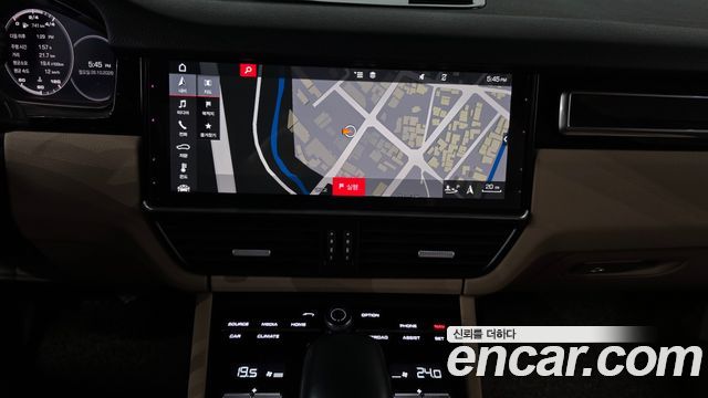 Porsche Cayenne 2019 — photo 12