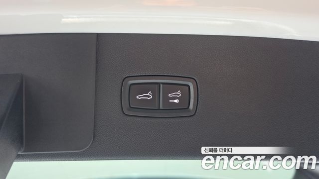 Porsche Cayenne 2019 — photo 17
