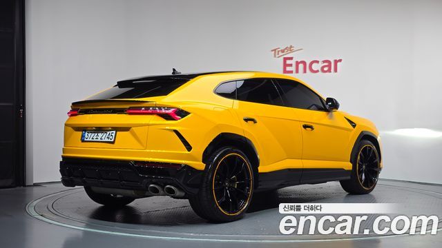 Lamborghini Urus 2020 — photo 2