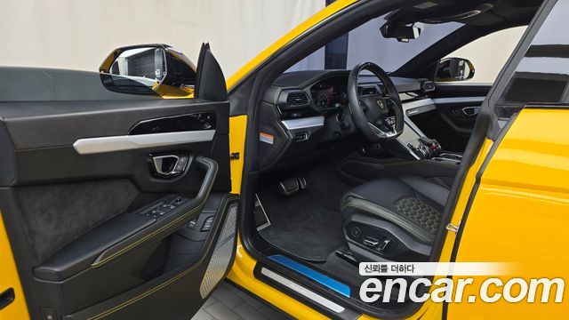 Lamborghini Urus 2020 — photo 13