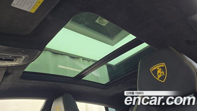 Lamborghini Urus 2020 — photo 22