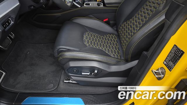 Lamborghini Urus 2020 — photo 25