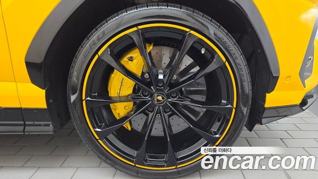 Lamborghini Urus 2020 — photo 7