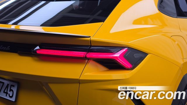 Lamborghini Urus 2020 — photo 9