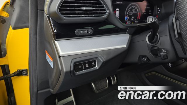 Lamborghini Urus 2020 — photo 27