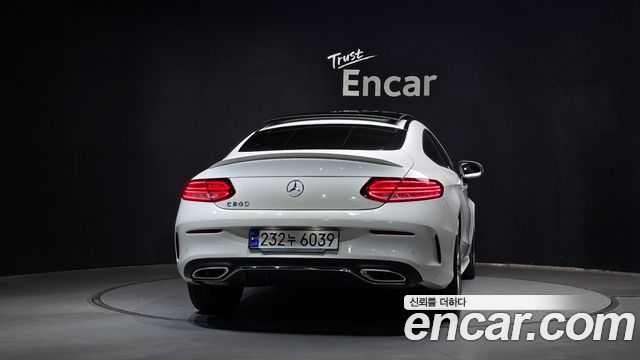 Mercedes-Benz C-Class 2023 — photo 4