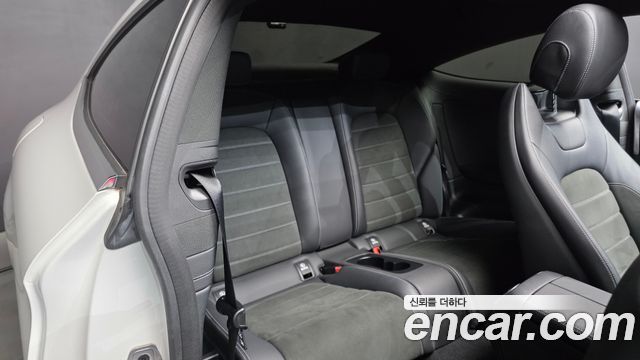 Mercedes-Benz C-Class 2023 — photo 17