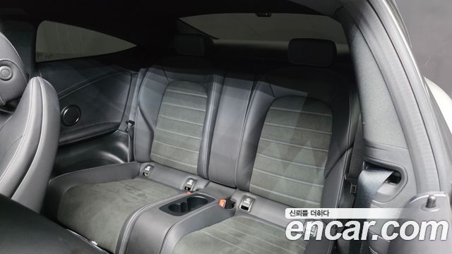Mercedes-Benz C-Class 2023 — photo 18