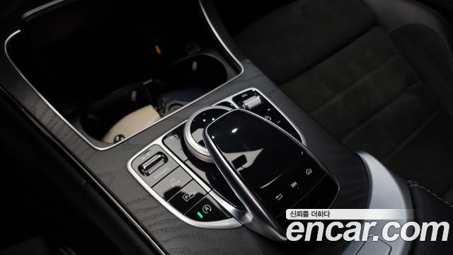 Mercedes-Benz C-Class 2023 — photo 24