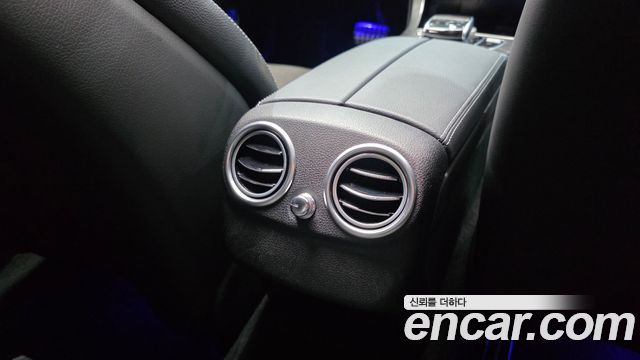 Mercedes-Benz C-Class 2023 — photo 25