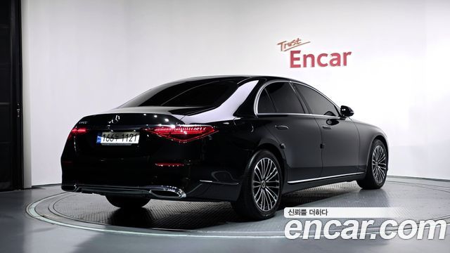 Mercedes-Benz S-Class 2023 — photo 2