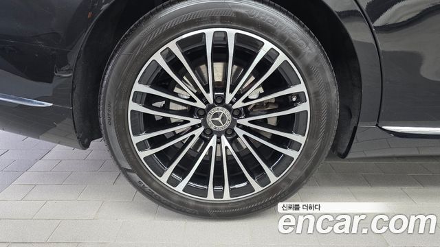 Mercedes-Benz S-Class 2023 — photo 5