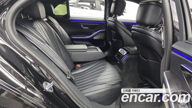 Mercedes-Benz S-Class 2023 — photo 17