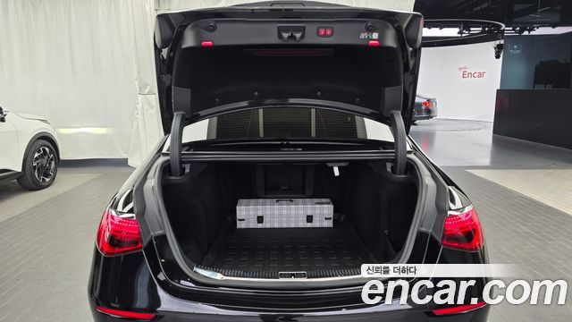 Mercedes-Benz S-Class 2023 — photo 26