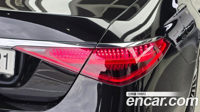 Mercedes-Benz S-Class 2023 — photo 9