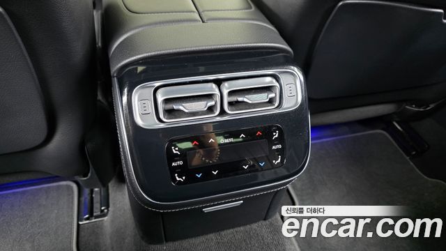 Mercedes-Benz S-Class 2023 — photo 32