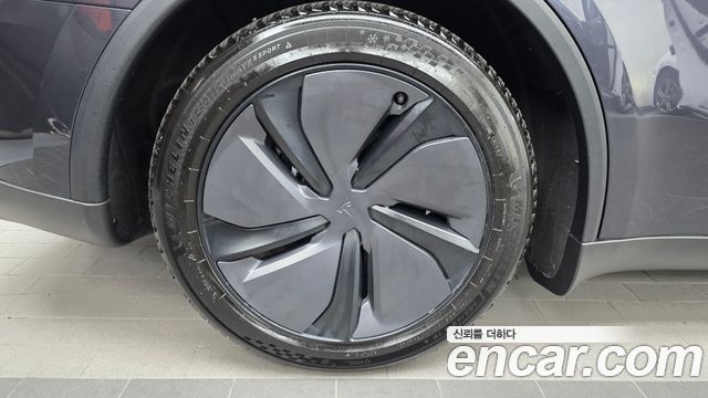 Tesla Model Y 2026 — photo 5