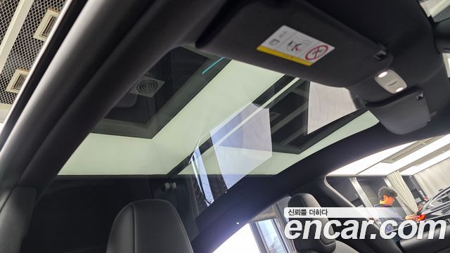 Tesla Model Y 2026 — photo 23