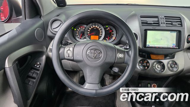 Toyota RAV4 2012 — photo 13