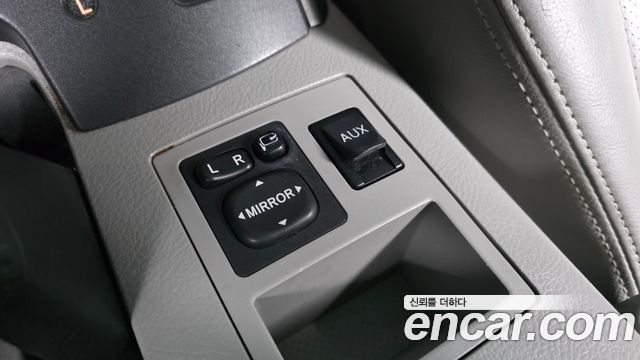Toyota RAV4 2012 — photo 17