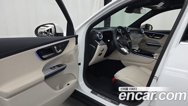 Mercedes-Benz GLC-Class 2026 — photo 13