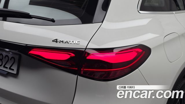 Mercedes-Benz GLC-Class 2026 — photo 9