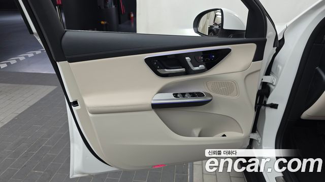 Mercedes-Benz GLC-Class 2026 — photo 14