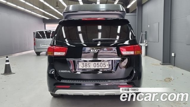 Kia Canival 2016 — photo 3