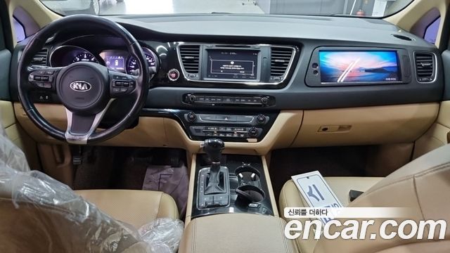 Kia Canival 2016 — photo 6