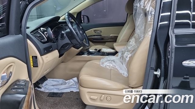 Kia Canival 2016 — photo 7