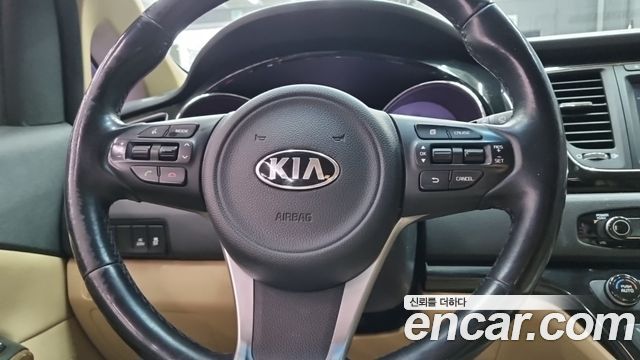 Kia Canival 2016 — photo 9