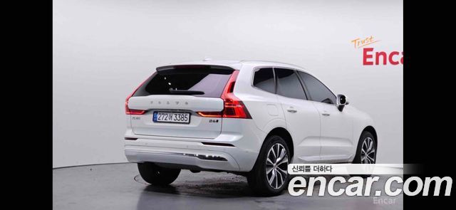 Volvo XC60 2022 — photo 2