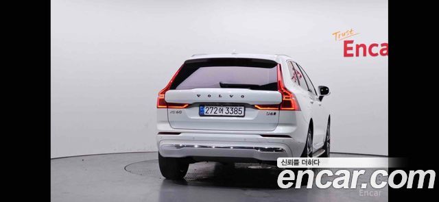 Volvo XC60 2022 — photo 4