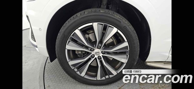 Volvo XC60 2022 — photo 5
