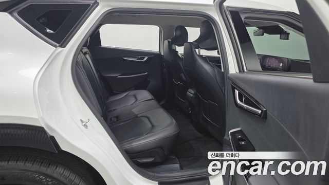 Kia EV6 2023 — photo 11