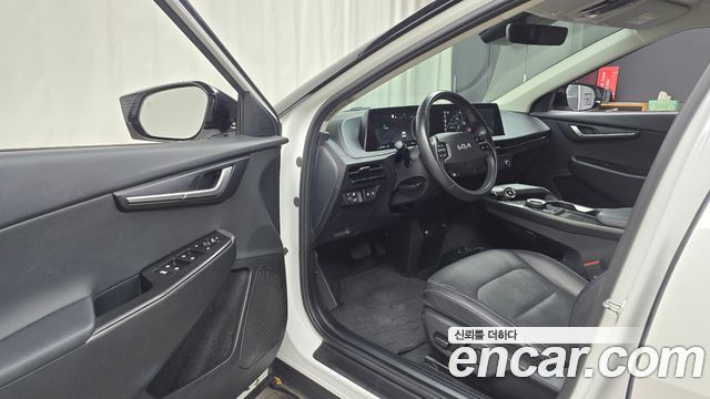 Kia EV6 2023 — photo 13