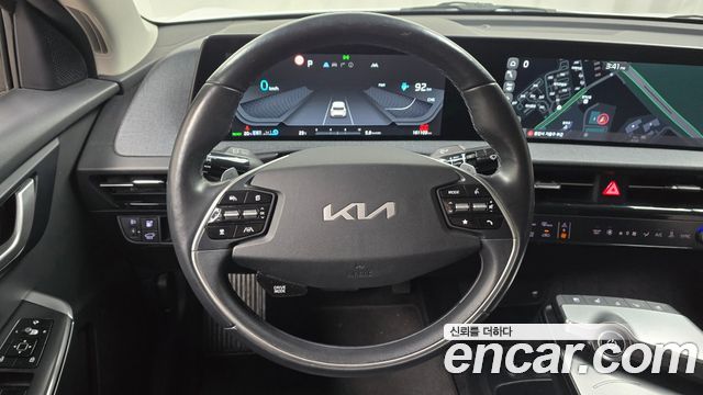 Kia EV6 2023 — photo 18