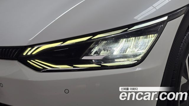 Kia EV6 2023 — photo 8