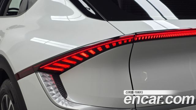 Kia EV6 2023 — photo 9