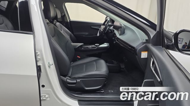 Kia EV6 2023 — photo 16